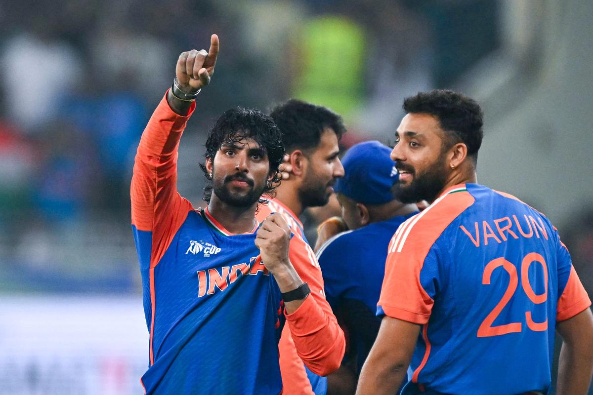 IND vs SA: अहमदाबाद में हार्दिक-तिलक का कोहराम, भारत ने 30 रनों से जीता फाइनल दंगल IND vs SA: अहमदाबाद में हार्दिक-तिलक का कोहराम, भारत ने 30 रनों से जीता फाइनल दंगल