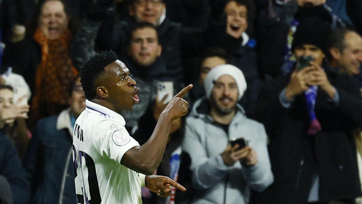 Real Madrid beat 10-man Atletico Madrid in extra-time to advance into Copa del Rey semifinals