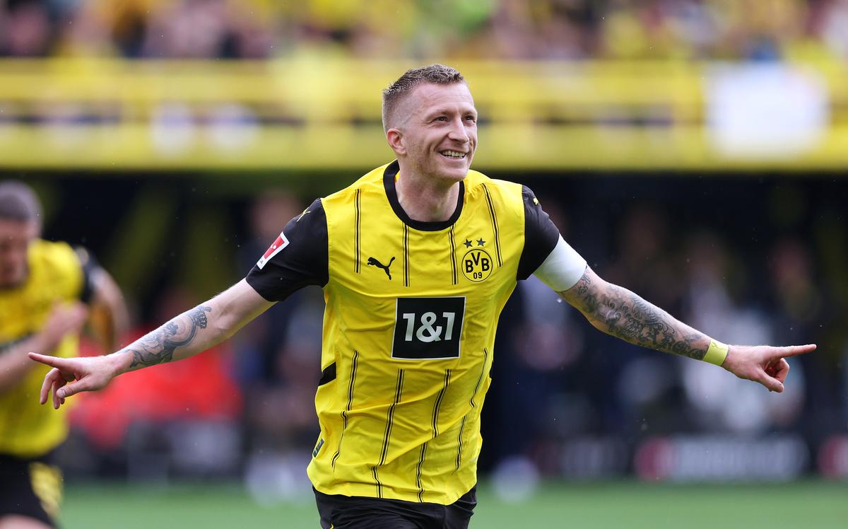  Reus rejoined his childhood club in 2012 for 17.1 million euros and has made 294 appearances for Dortmund