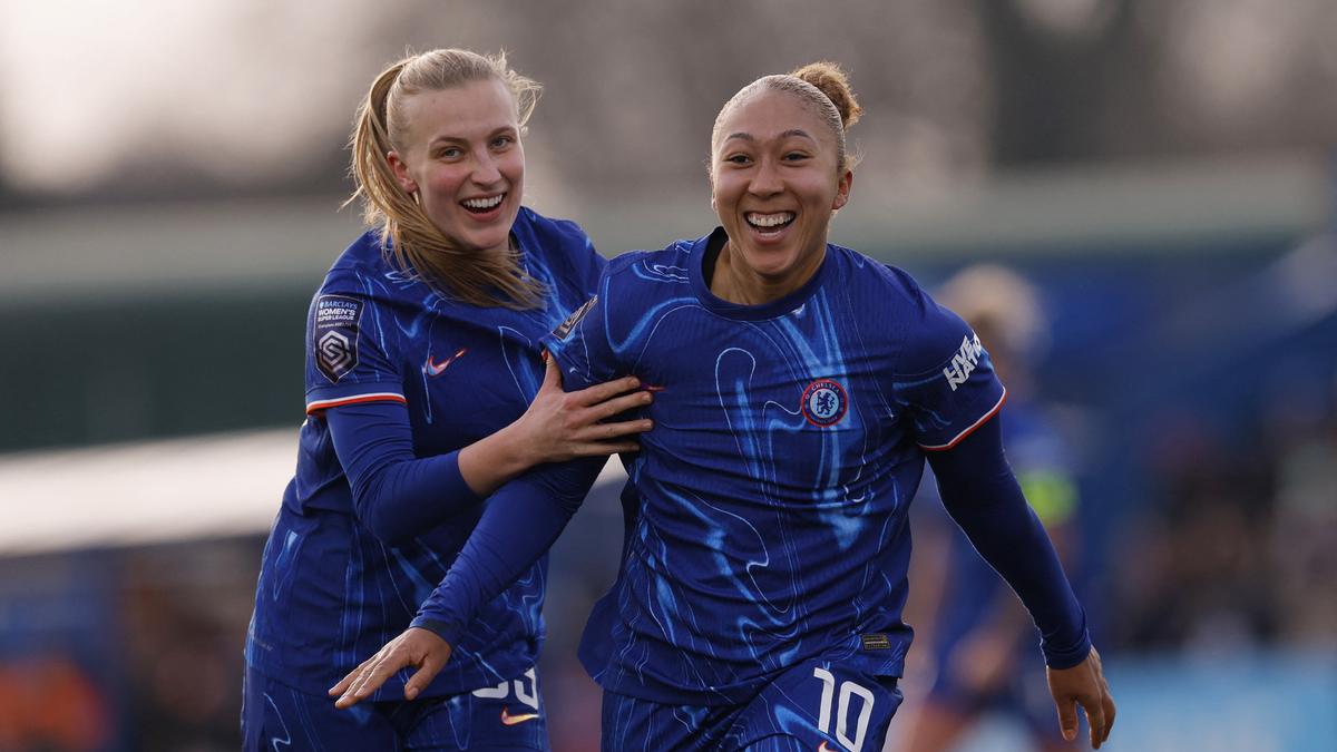 WSL 2024-25: Late James strike gives Chelsea 2-1 comeback win over Everton