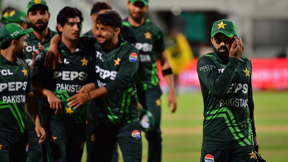 SA vs PAK, 3rd ODI LIVE score: Match reduced to 47 overs per side; Ayub, Azam at crease