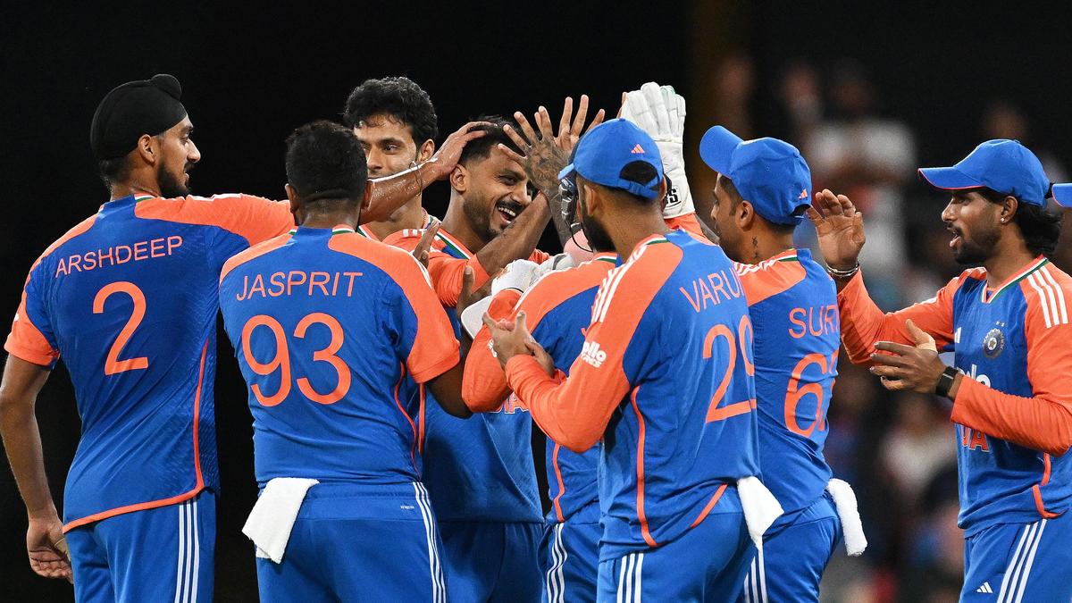 AUS vs IND LIVE score, 5th T20I: India 52/0 (4.5); Play stopped due to rain, lightning