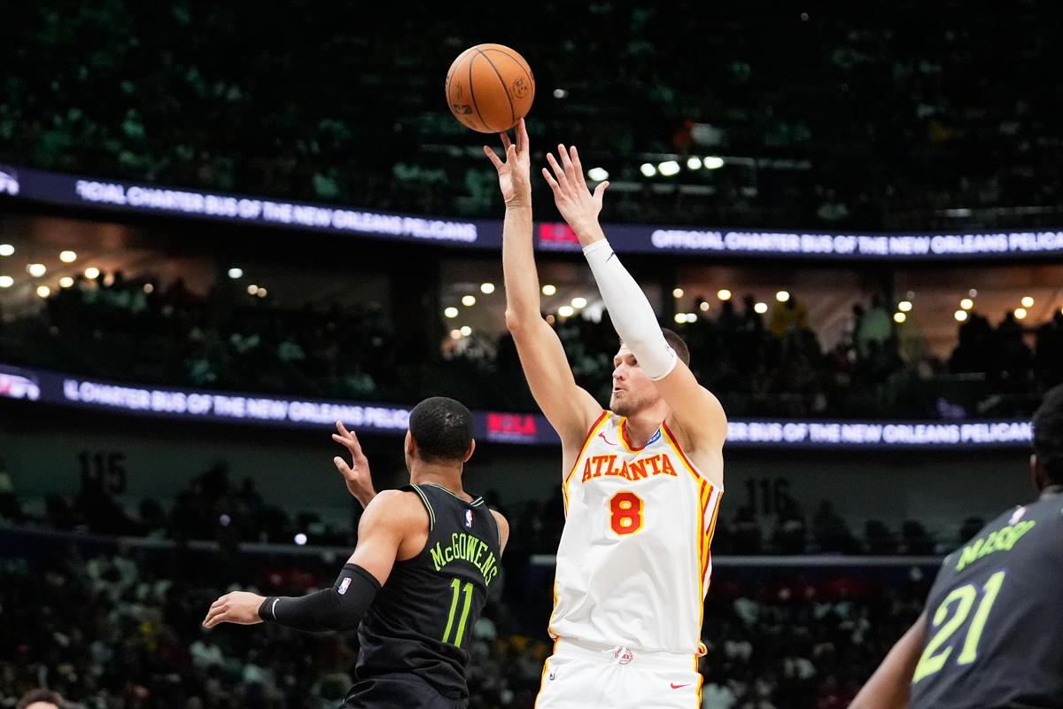 O pivô do Atlanta Hawks, Kristaps Porzingis (8), marcou 30 pontos, o melhor da temporada, em 