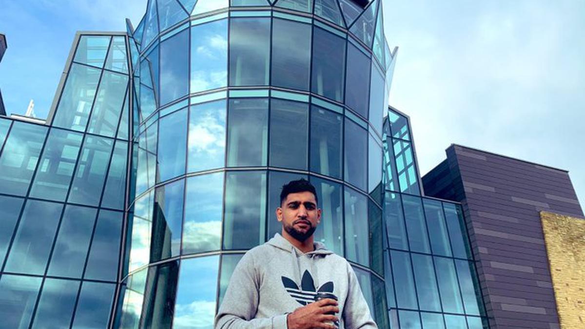 Boxer Amir Khan offers residence for COVID-19 patients