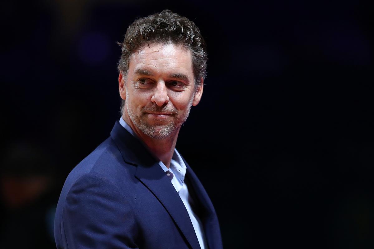 Retired Jersey Numbers of the Los Angeles Lakers: Pau Gasol Joins Exclusive  Club