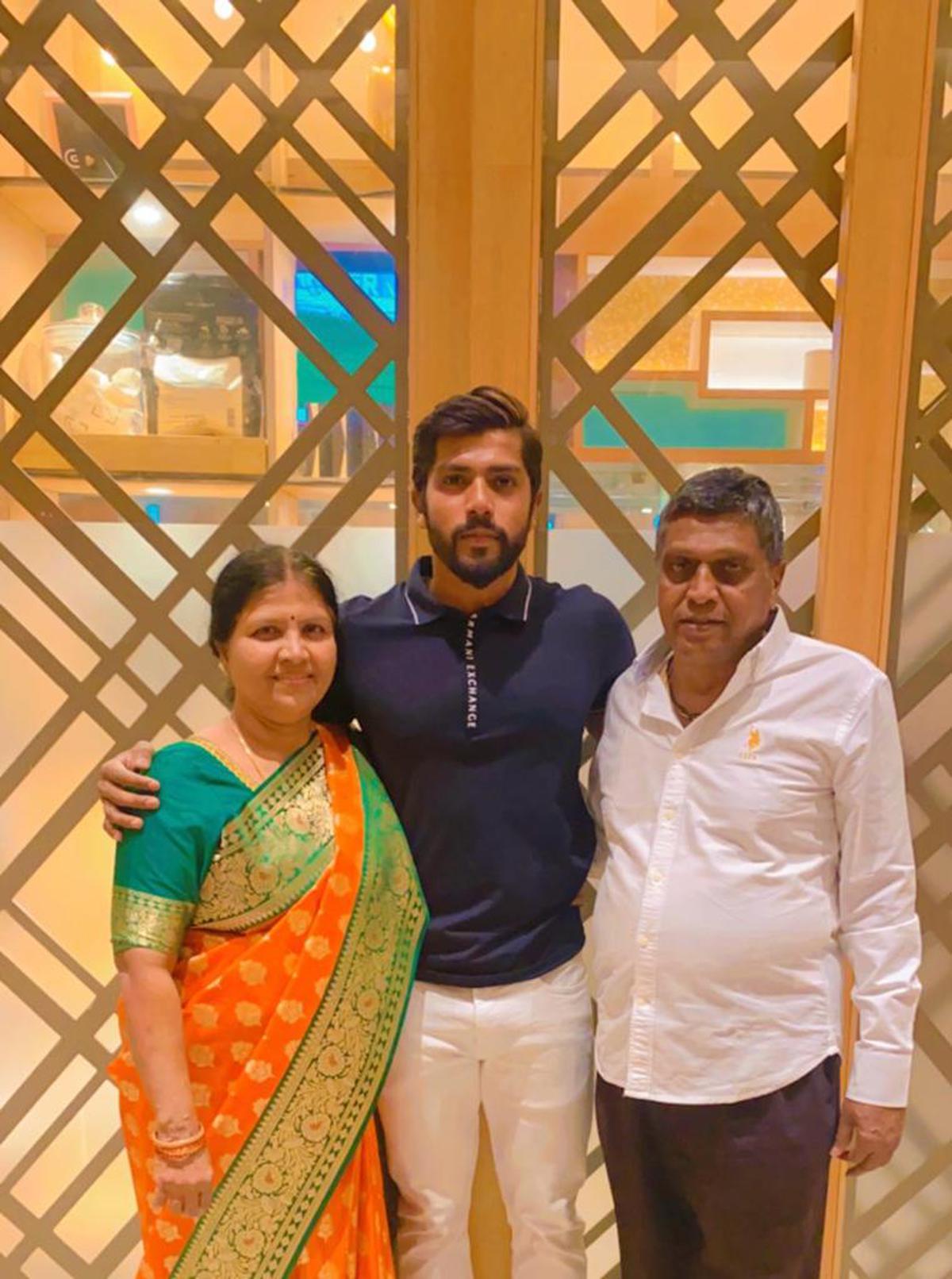  T. Ravi Teja along with his parents