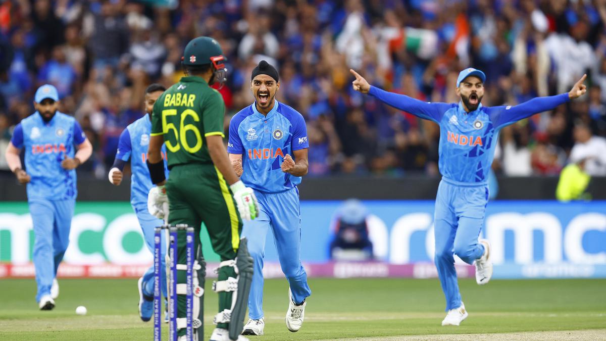 IND vs PAK Toss Today Time, T20 World Cup 2022: India wins toss, to field  first vs Pakistan - Sportstar