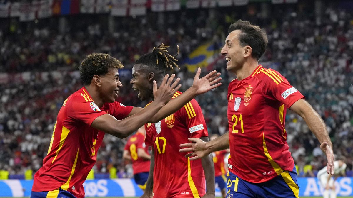 Euro 2024 final Spain edges past England 21 to win the Euros for a