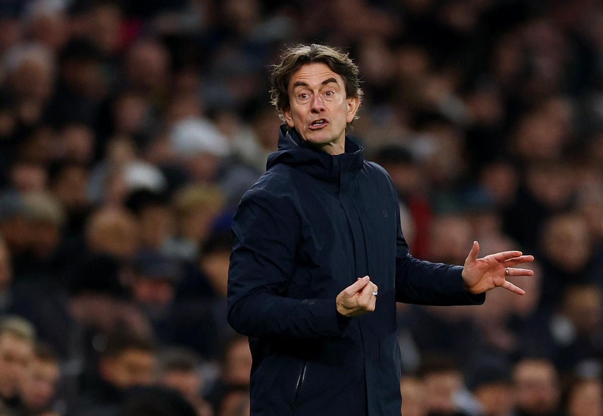 Porém, houve uma atmosfera mais positiva na terça-feira e Frank mais uma vez disse que se sentiu apoiado pelo presidente-executivo do clube, Vinai Venkatesham, e outras figuras importantes.