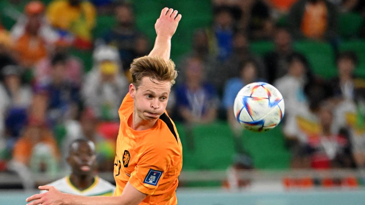 De Jong back in Netherlands squad for Nations League, no Depay or Ake