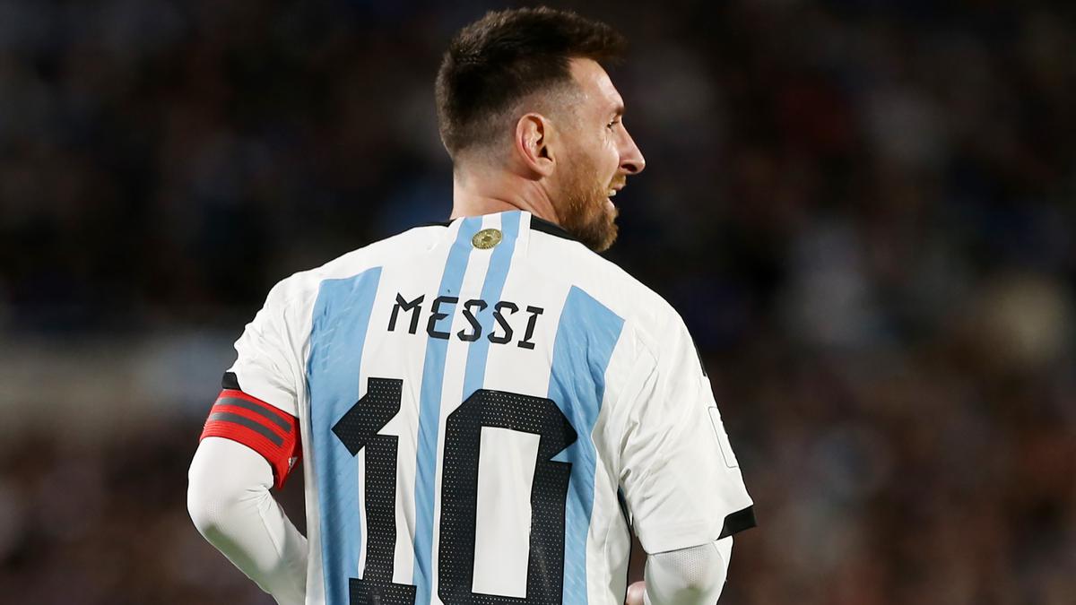 Lionel Messi remains a doubtful starter for Argentina; Neymar under fire in Brazil