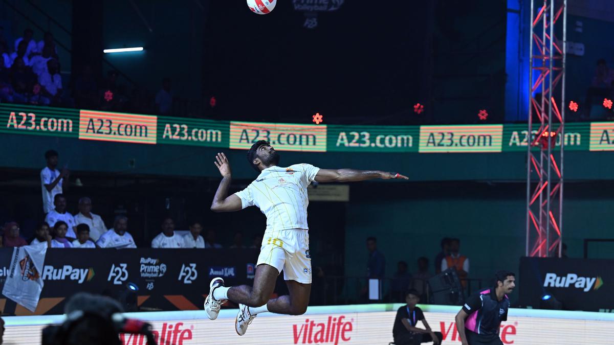 PVL 2023: Ahmedabad Defenders picks thrilling win over Kochi Blue Spikers, qualifies for semis