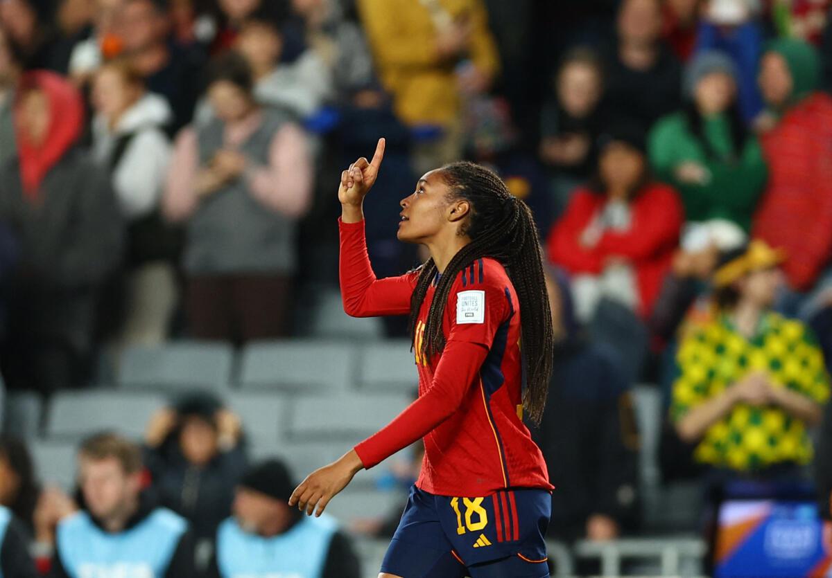 Salma Paralluelo emerges as a star in Spain's run to the Women's World Cup  final - The San Diego Union-Tribune