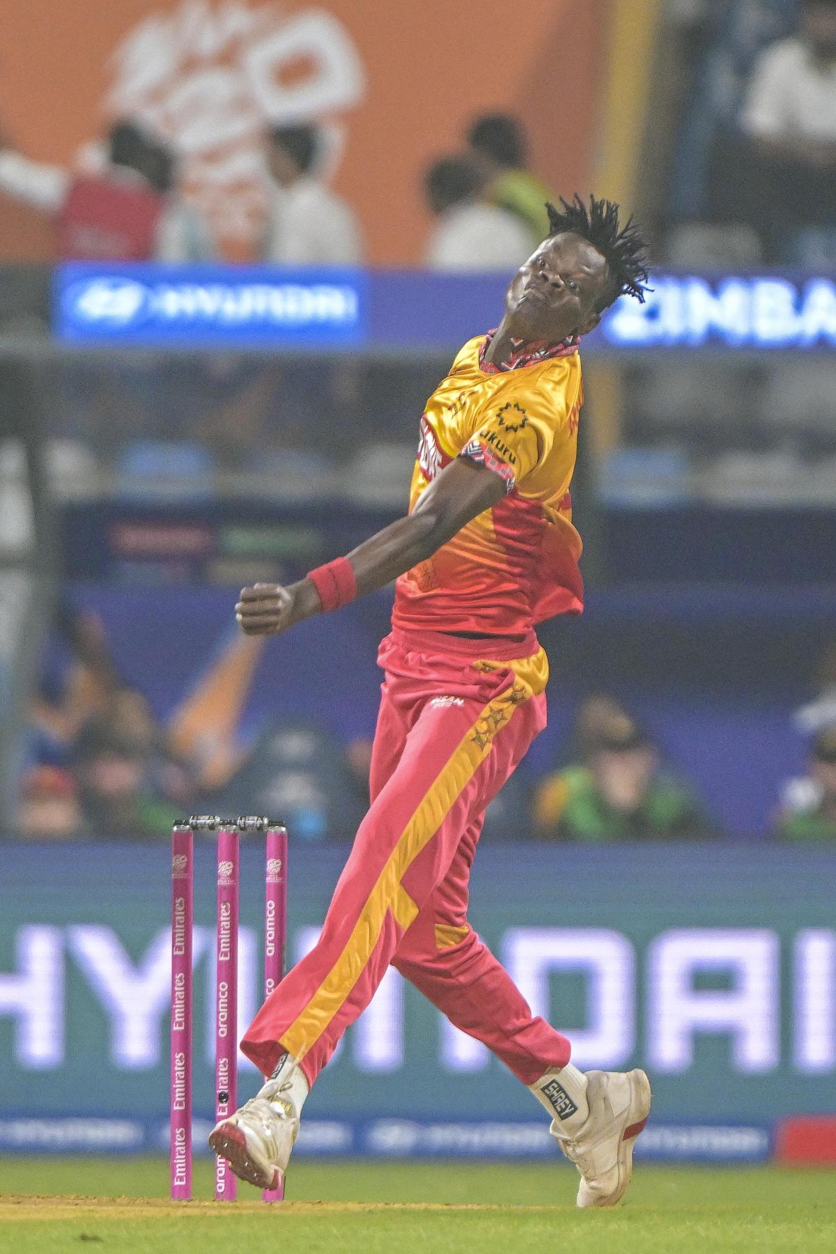 Con 11 terrenos hasta el momento, Blessing Muzarabani es una de las estrellas de Zimbabwe en esta Copa del Mundo T20.
