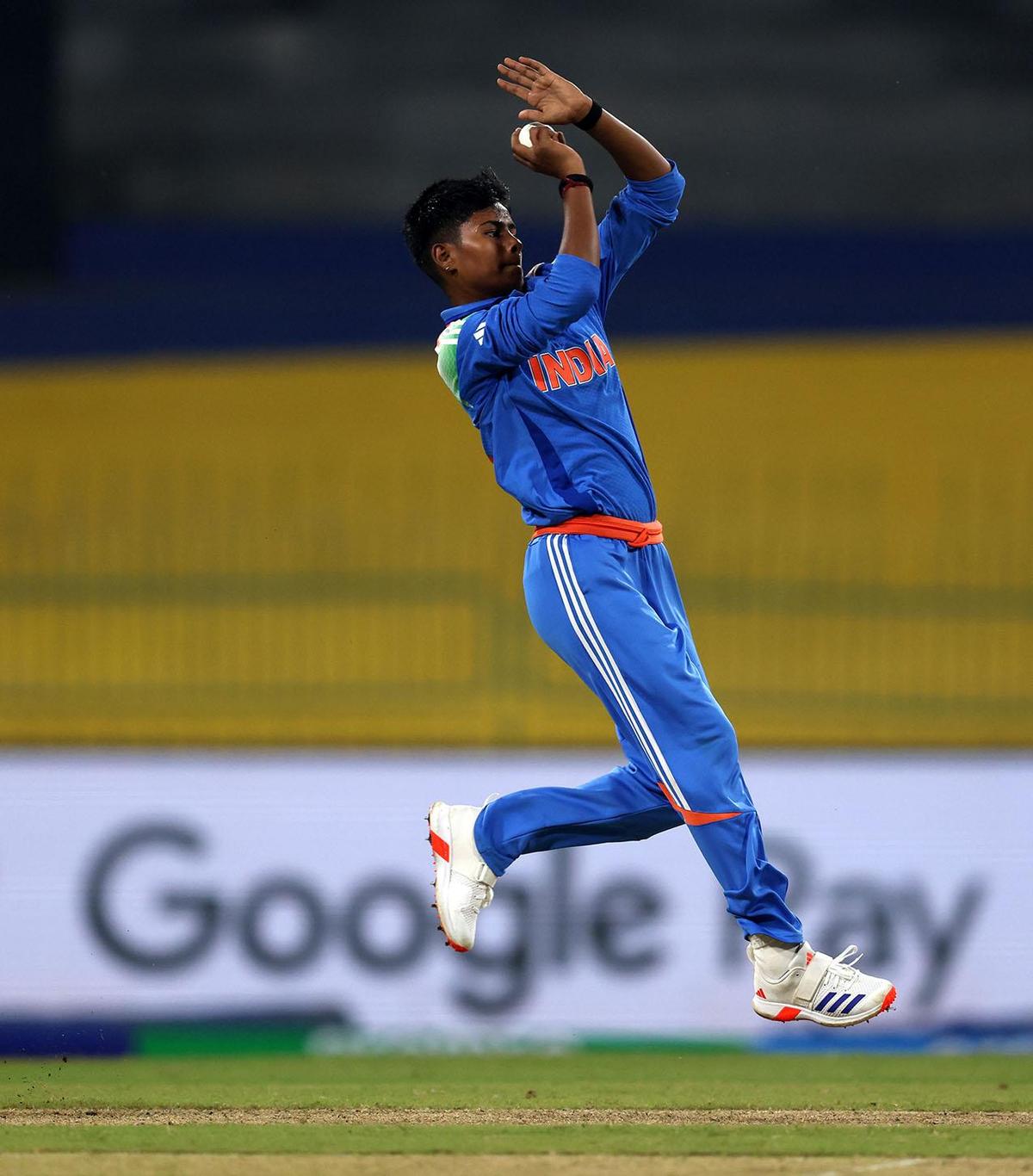 Kranti encerrou sua primeira campanha na Copa do Mundo ODI com nove postigos, três dos quais foram contra o Paquistão.