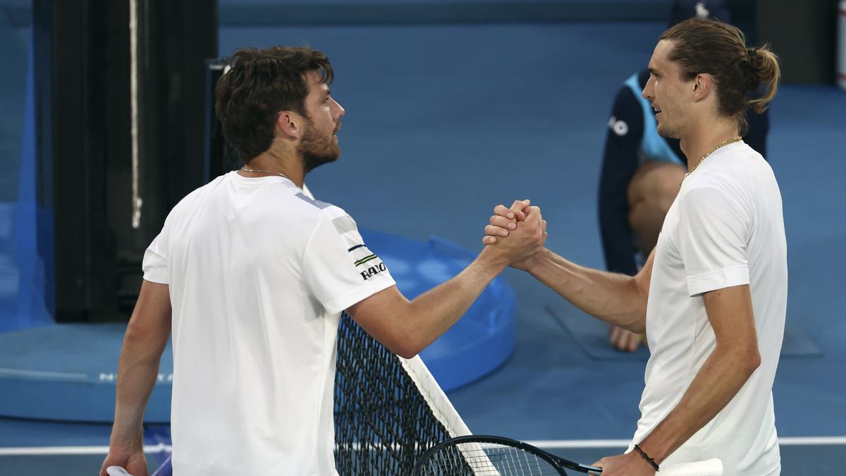 Australian Open 2024 Zverev, Medvedev reach quarterfinals