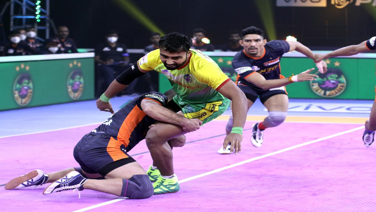 Pro Kabaddi PKL 8: Magnificent Monu marshals Patna Pirates past Bengal Warriors, Ajinkya stars in Tamil Thalaivas' maiden win