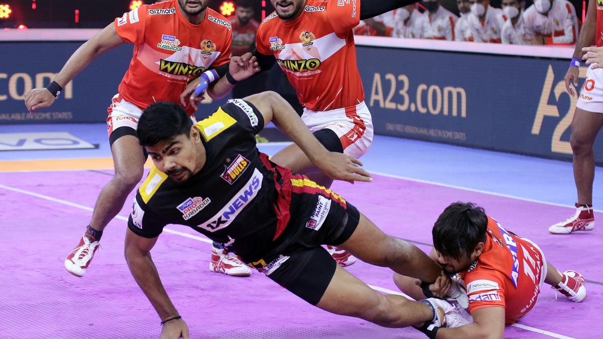 PKL: Pawan Sehrawat shines in Bengaluru Bulls' win over Gujarat Giants, Deepak guides Jaipur Pink Panthers past Patna Pirates