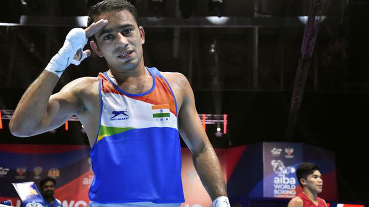 Asian Qualifiers: Mary Kom, Amit Panghal enter quarters