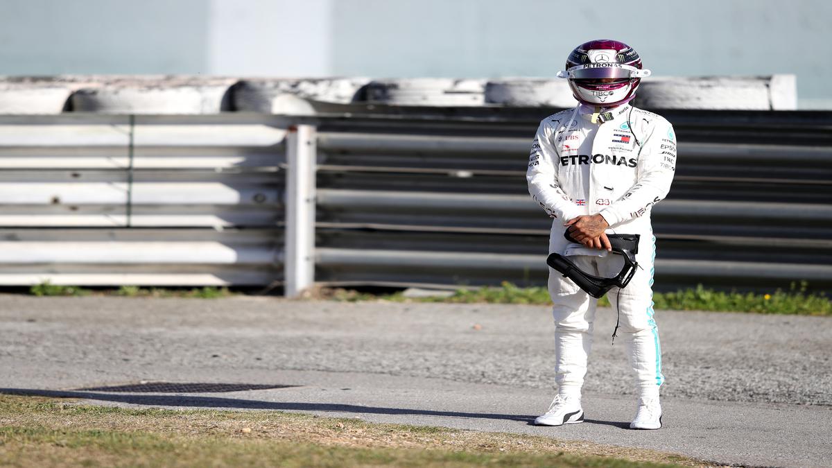 F1: Hamilton's Mercedes breaks down in Barcelona testing