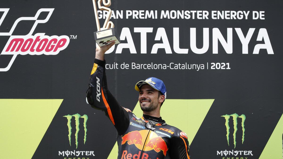 KTM's Oliveira powers to victory at Catalunya GP