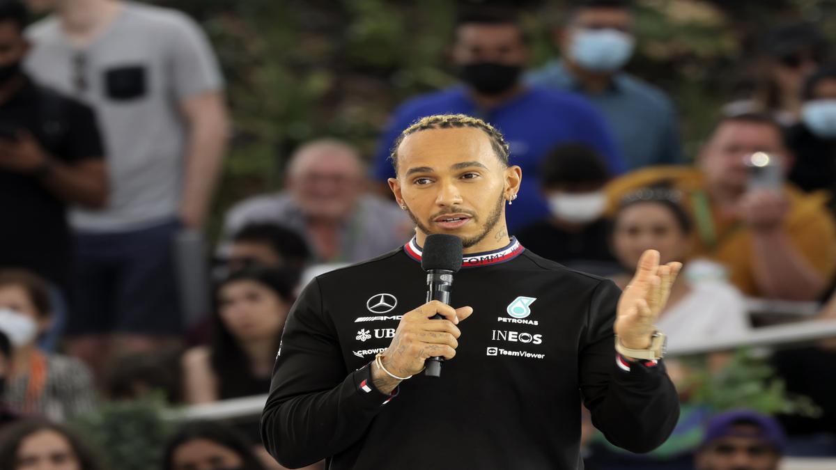 Lewis Hamilton plans to add his mother's surname to his name