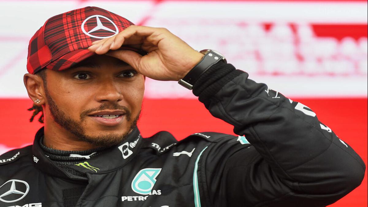 Hamilton dispels 'myth' over Mercedes chassis swap