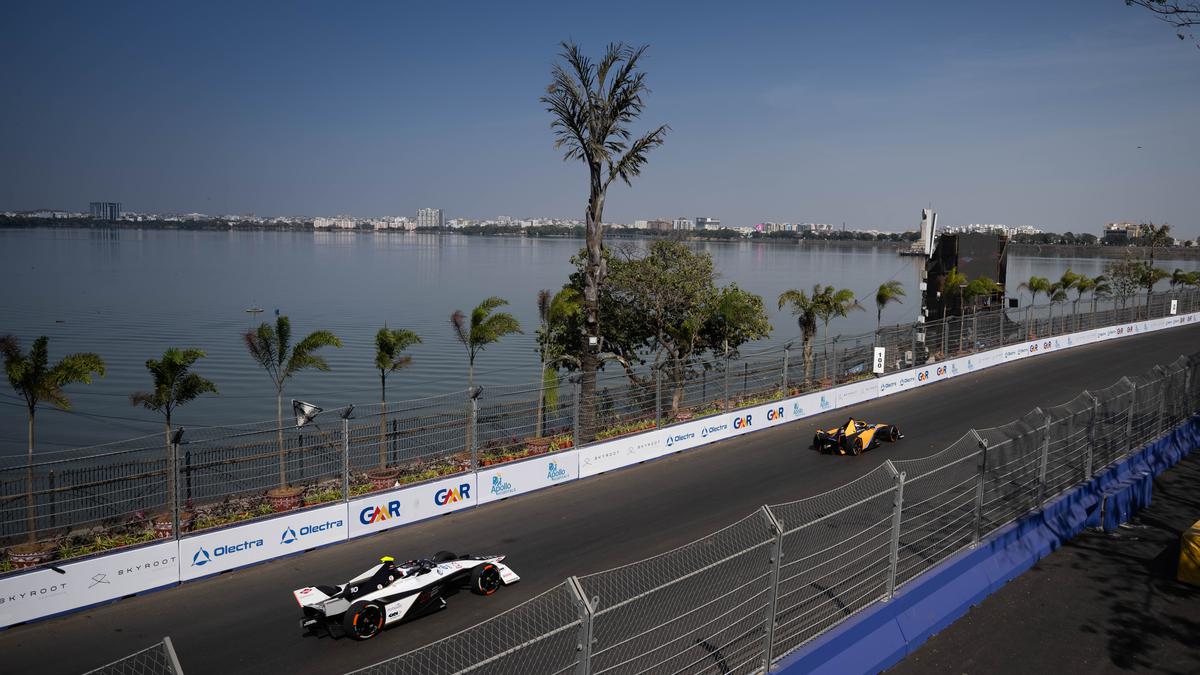 Thrills and spills in the first Hyderabad E-Prix