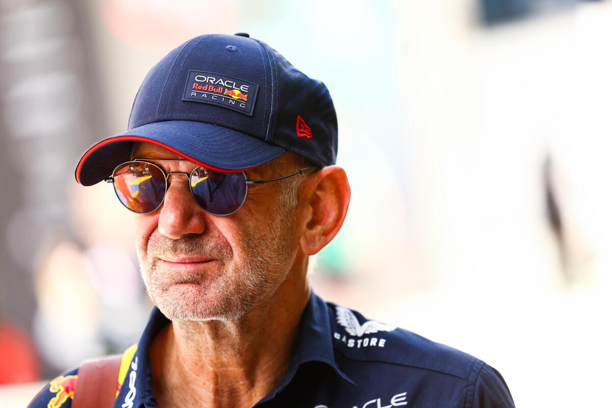 Newey agrees contract extension with Red Bull