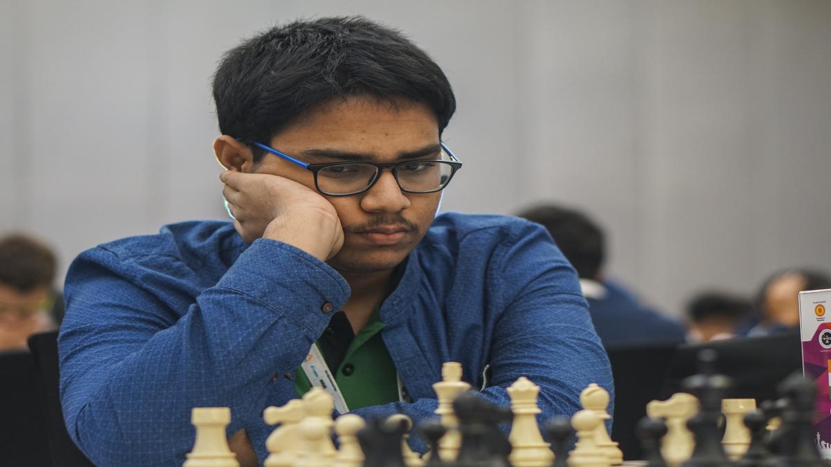 Qatar Masters: Karthikeyan stuns Carlsen, joins the lead