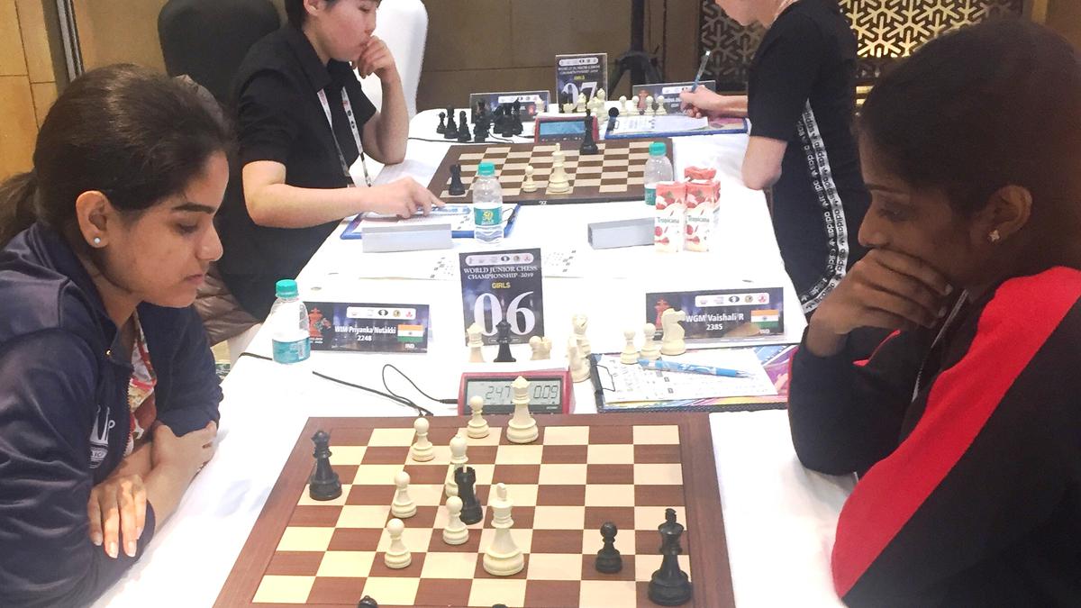 World junior chess c'ship: Karthikeyan stuns Russian prodigy