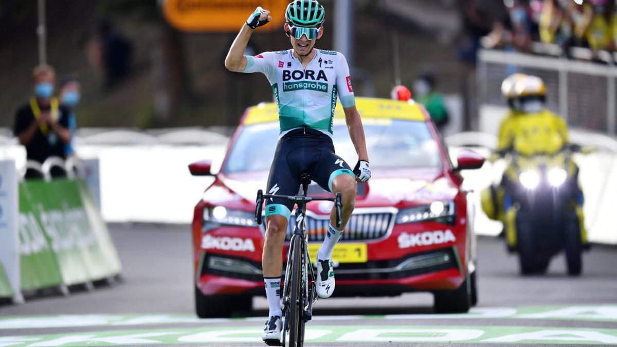 Kaemna wins Tour de France 16th stage, Roglic retains lead