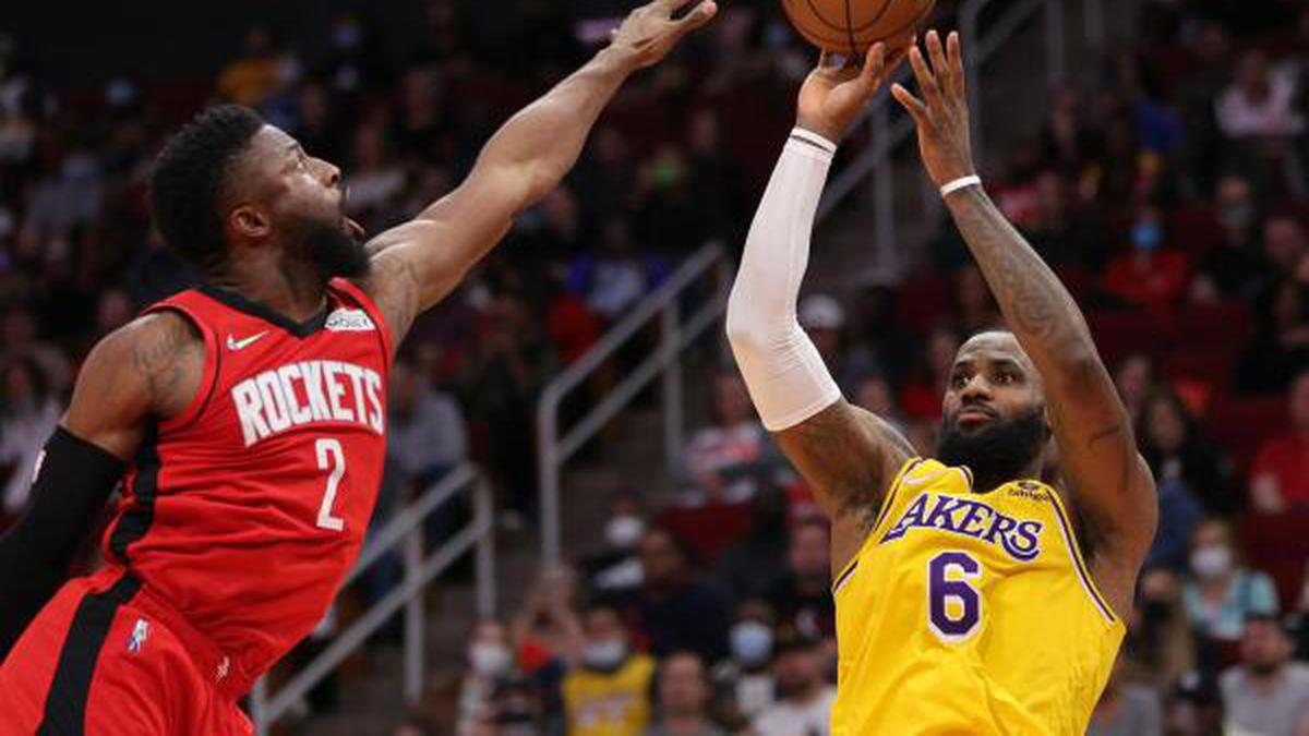 NBA roundup: Lakers gets two triple-doubles, tops Rockets