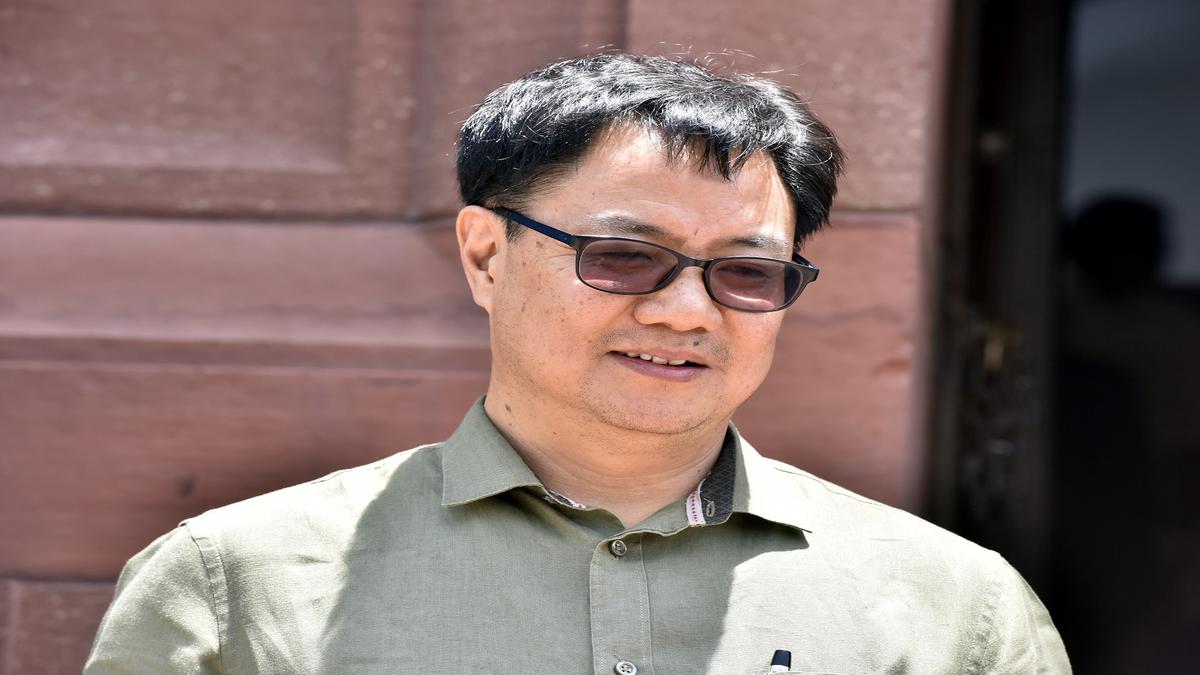 Kiren Rijiju inaugurates KISCE for rowing in Srinagar