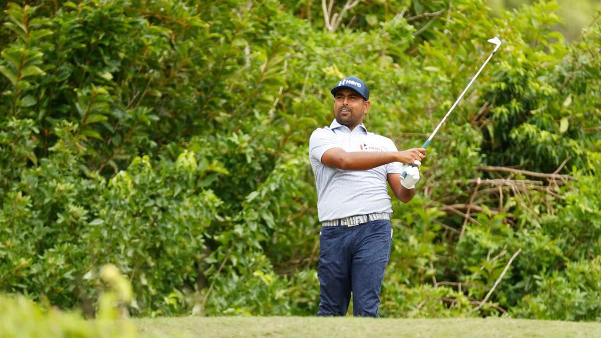 Jeev Milkha Invitational Meet: Akshay Sharma maintains lead, Lahiri tied third