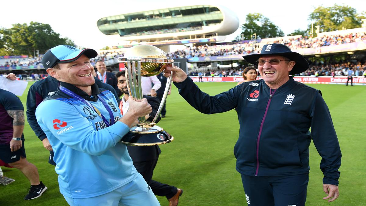 Eoin Morgan will want to captain England at T20 World Cup next year, says coach Trevor Bayliss