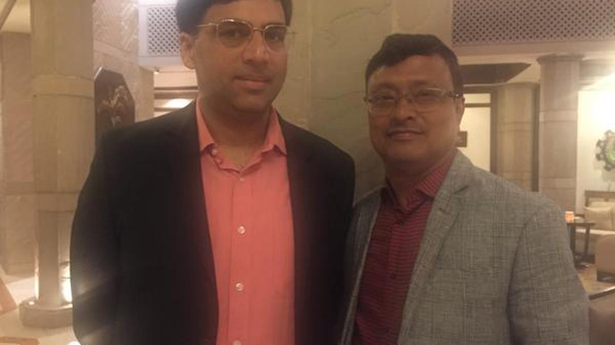 Indian chess: Viswanathan Anand and Dibyendu Barua - The one and two play tango!