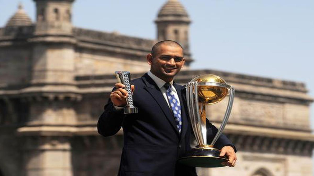 2011 World Cup final: 'Captain cool' MS Dhoni calls the shots