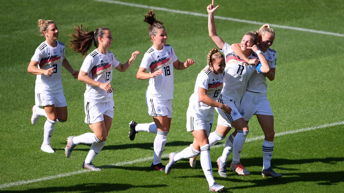 Women's World Cup: VAR talk dominates as Germany reaches quarterfinal