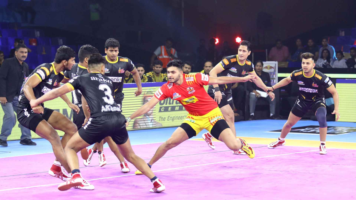 Pro Kabaddi: Gujarat beats Titans, Thalaivas beats Jaipur