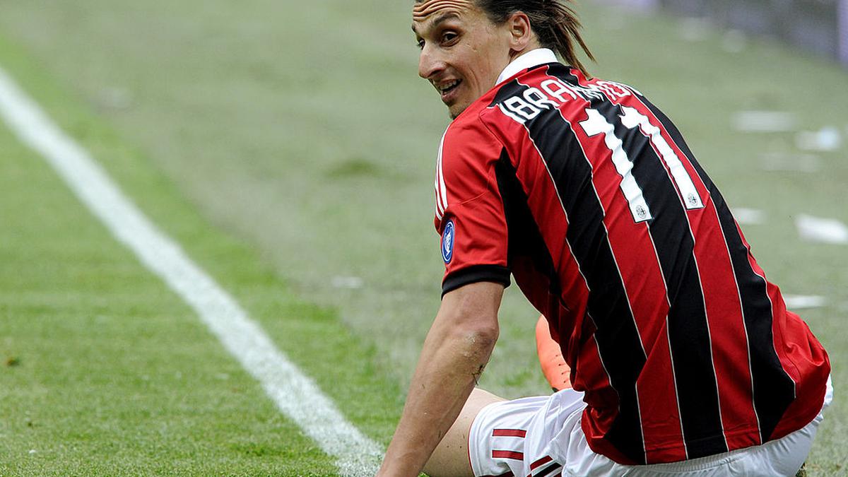 Zlatan Ibrahimovic offered six-month deal by AC Milan-Report