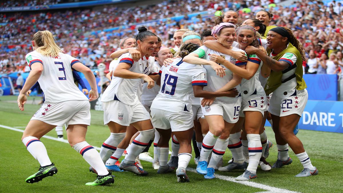 Uswnt Equal Pay Lawsuit Us Soccer Argues Men S Team Player Carries More Responsibilities