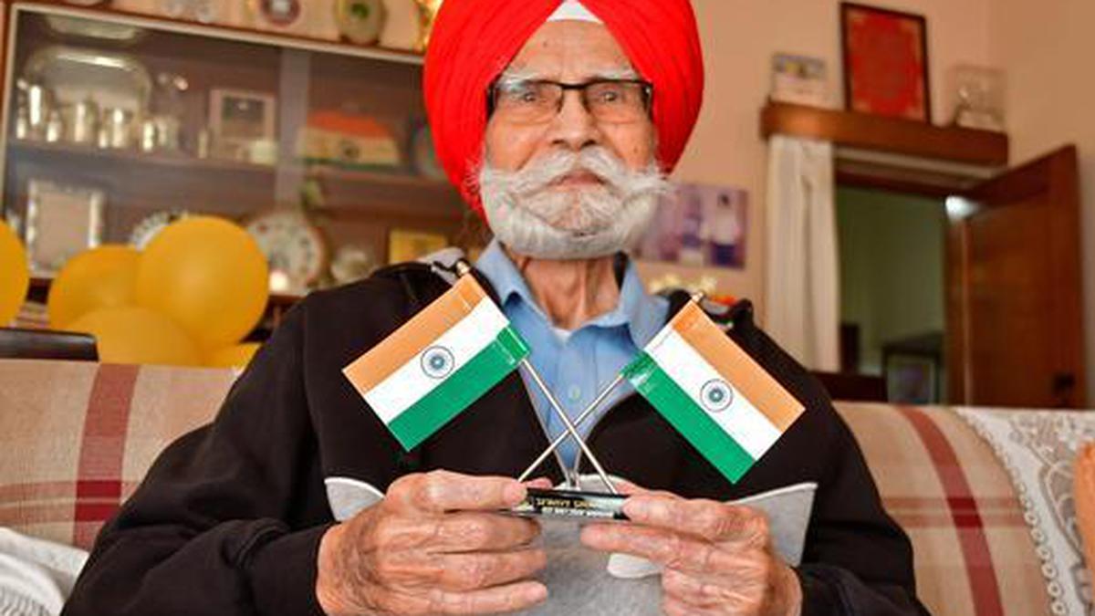 Balbir Singh Senior cremated with state honours