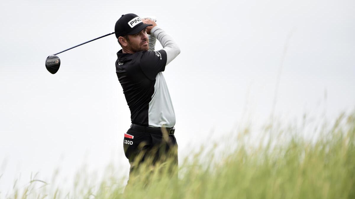 Louis Oosthuizen takes early lead at Open Championship