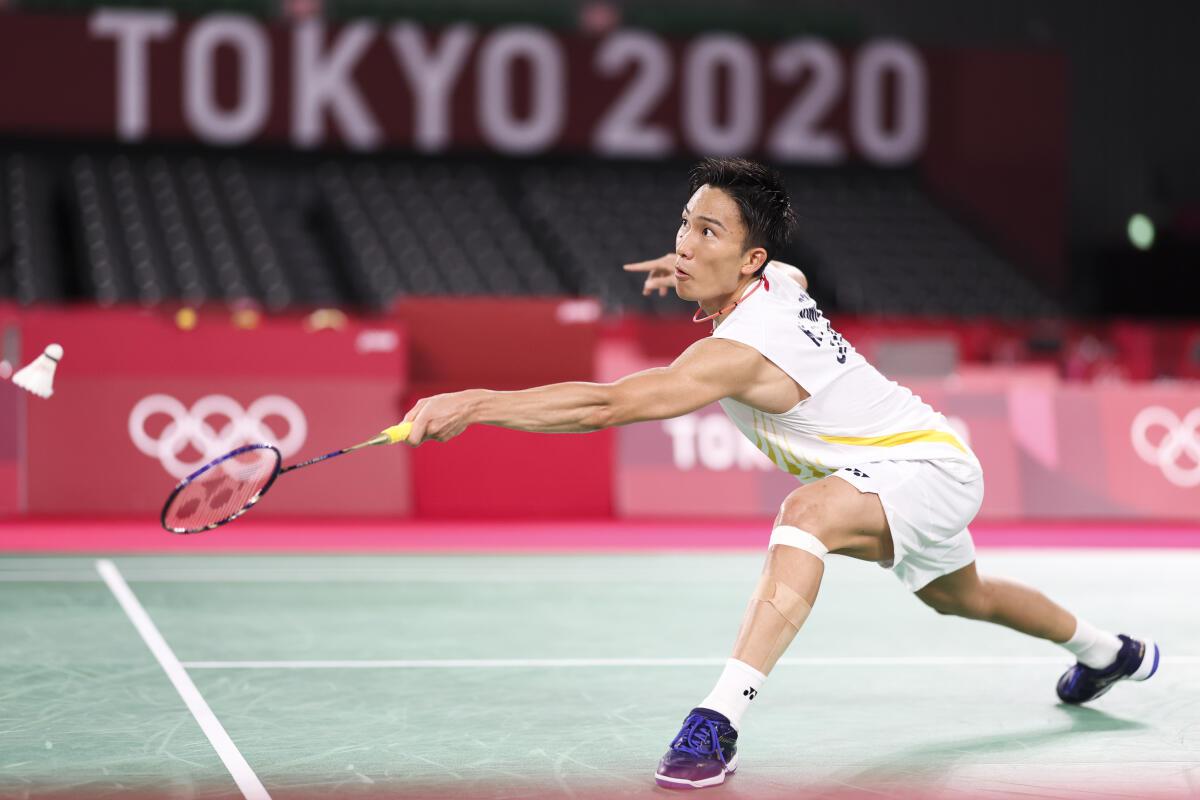 Badminton in Tokyo 2020 Top shuttler Momota shines on Games debut
