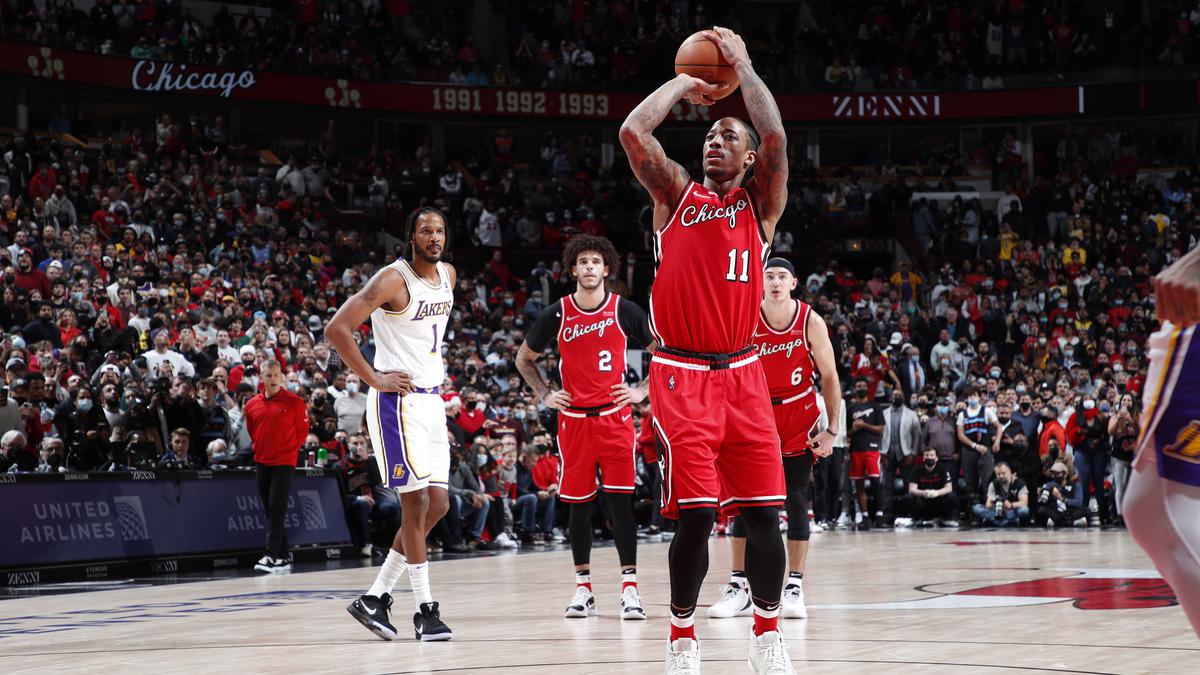 NBA roundup: DeMar DeRozan's 38 points propel Bulls past Lakers