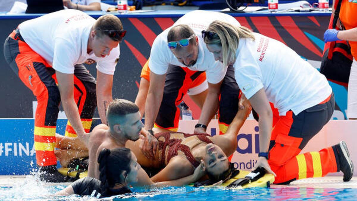 FINA World Championships: US swimmer Alvarez faints in pool during competition, saved by coach