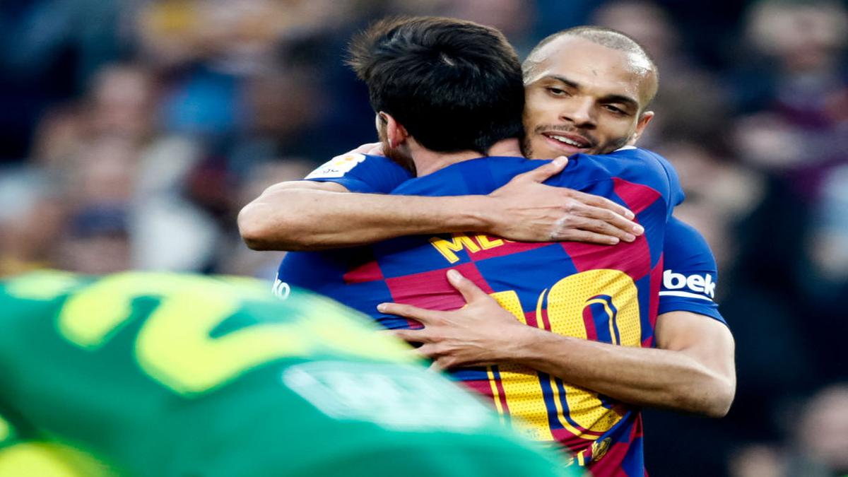 Braithwaite vows not to wash Barca debut jersey after Messi hug