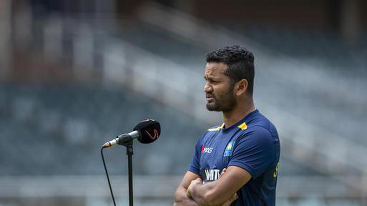 Sri Lanka cricketers back on home soil for England Tests