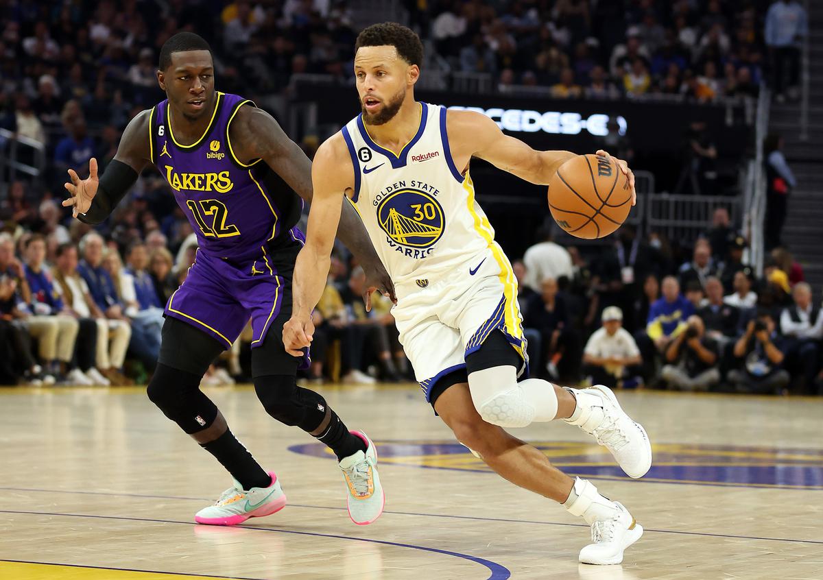 Golden State Warriors host championship ring ceremony and then beat Los  Angeles Lakers 123-109 - KESQ